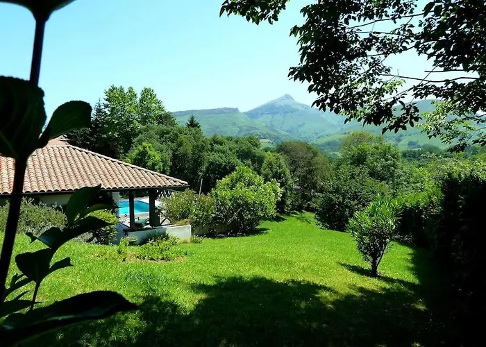 Ongizatea Maison D'architecte A 10 Minutes De St Jean De Luz Вилла Уррюнь